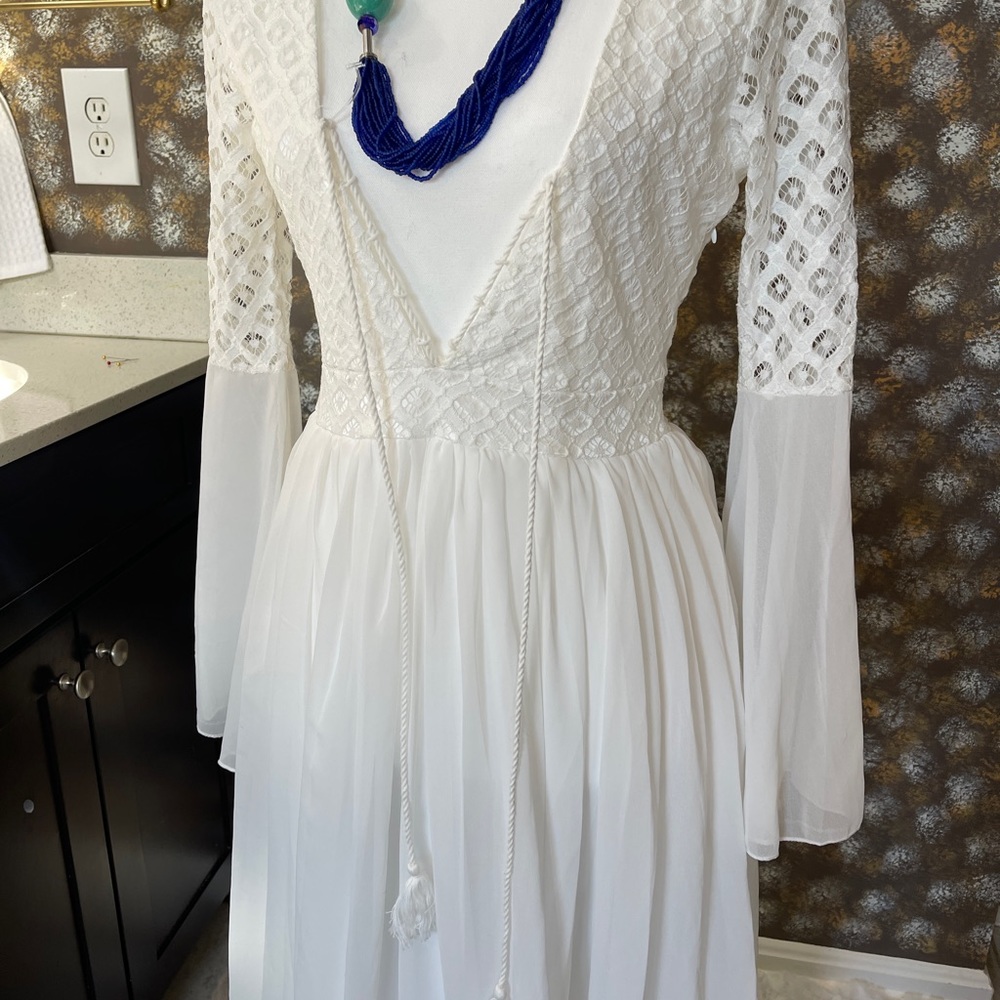 Elegant White Lace Dress